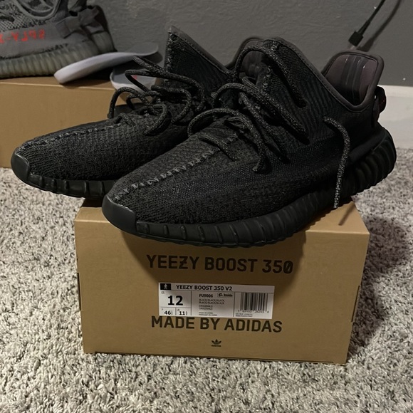 VNDS YEEZY SIZE 12 BLACK - Picture 4 of 6